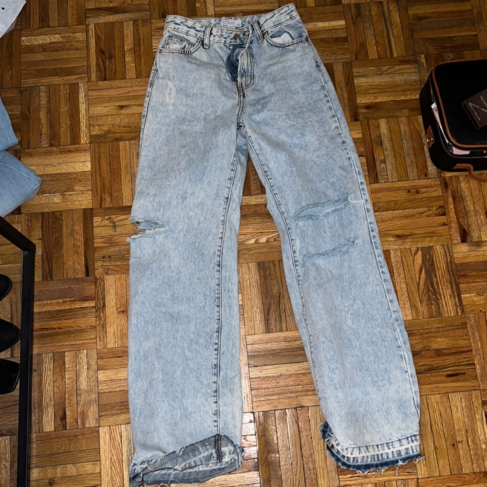 Distressed boyfriend jeans